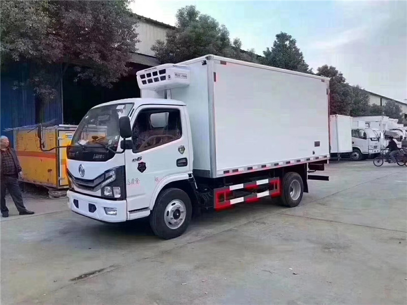 東風(fēng)多利卡D6冷藏車(chē)圖片3