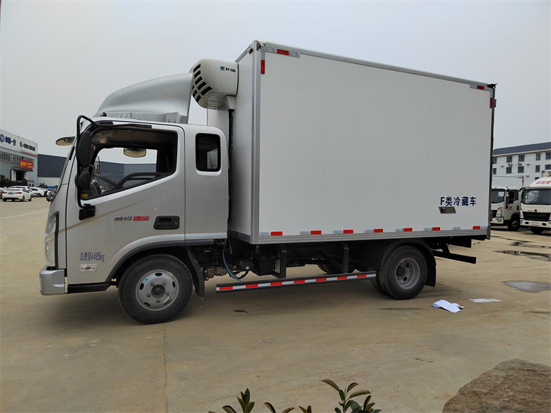 福田奧鈴4.2米排半冷藏車(chē)圖片2