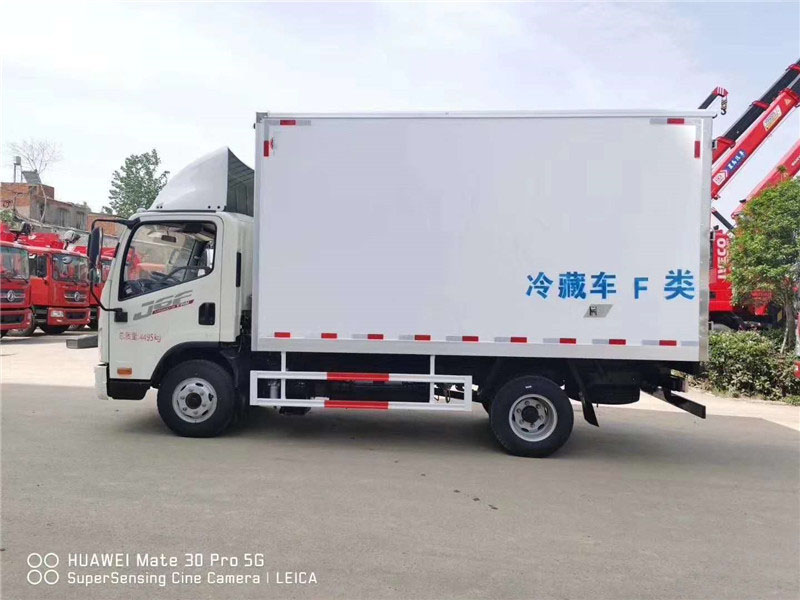 解放J6F4.2米冷藏車(chē)圖片4