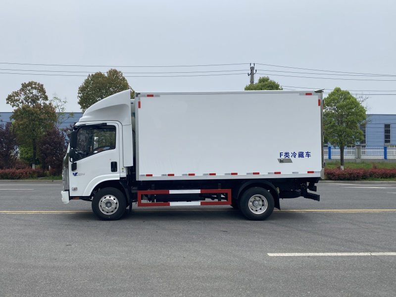 慶鈴五十鈴4米2冷藏車(chē)圖片3