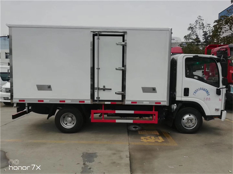 慶鈴五十鈴KV100藍牌冷藏車(chē)圖片3