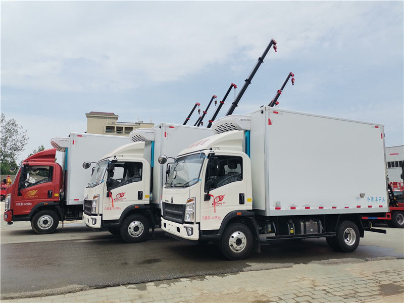 重汽豪沃4.2米藍牌冷藏車(chē)圖片5