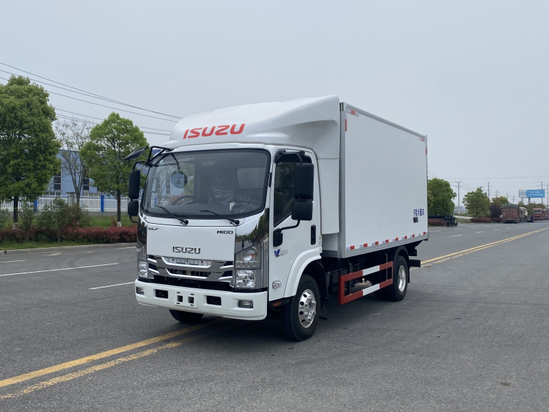 慶鈴五十鈴4米2冷藏車(chē)