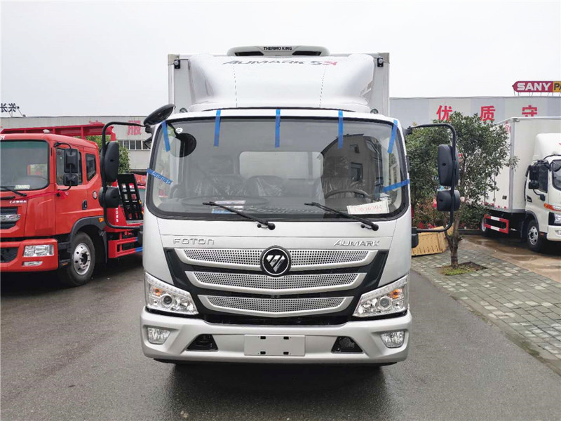 福田歐馬可156馬力肉鉤冷藏車(chē)