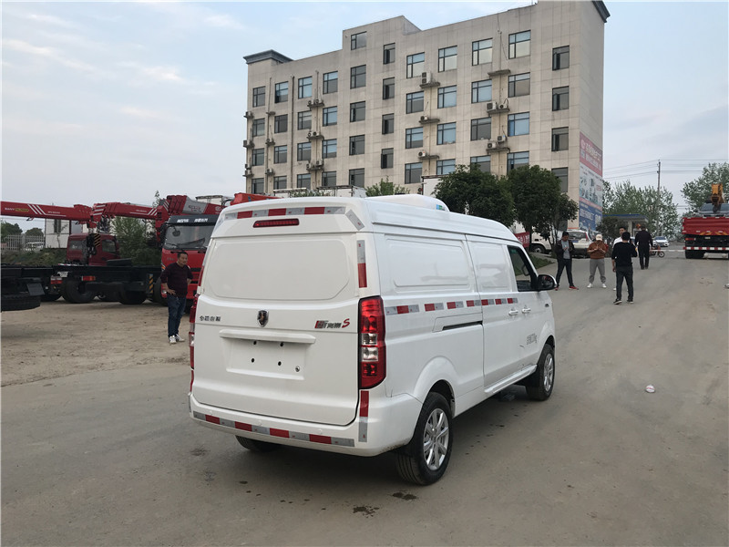 金杯新海獅X30LS面包冷藏車(chē)圖片5