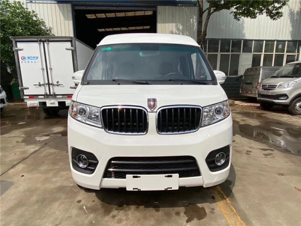 金杯X30L冷藏車(chē)圖片2