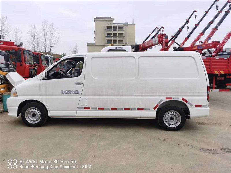 金杯新快運面包冷藏車(chē)圖片4