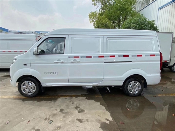 金杯X30L冷藏車(chē)圖片3