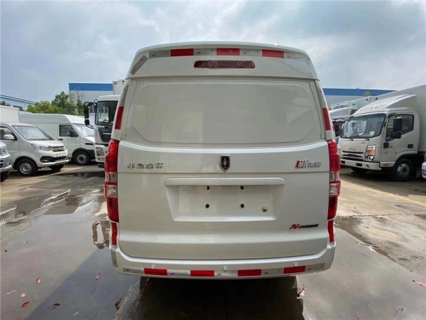 金杯X30L冷藏車(chē)圖片4