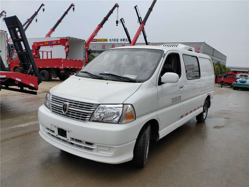金杯雙排新快運面包冷藏車(chē)