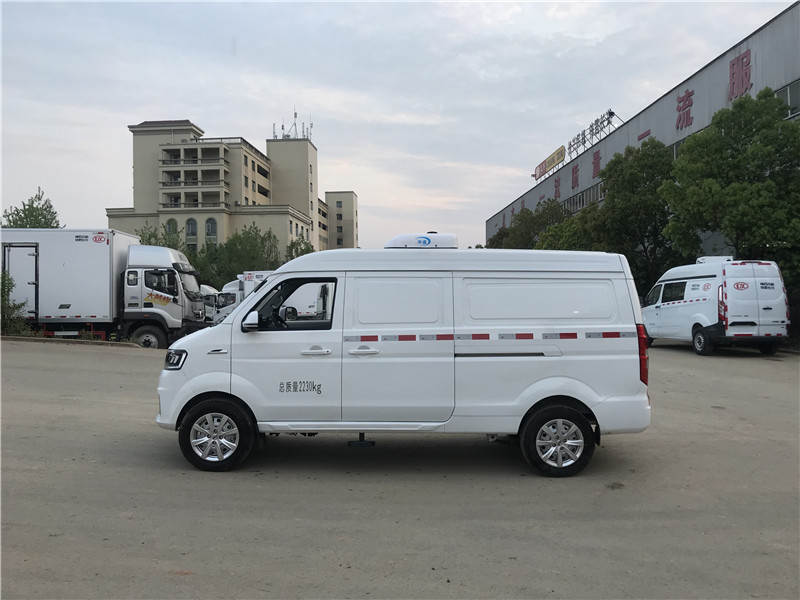金杯新海獅X30LS面包冷藏車(chē)圖片4
