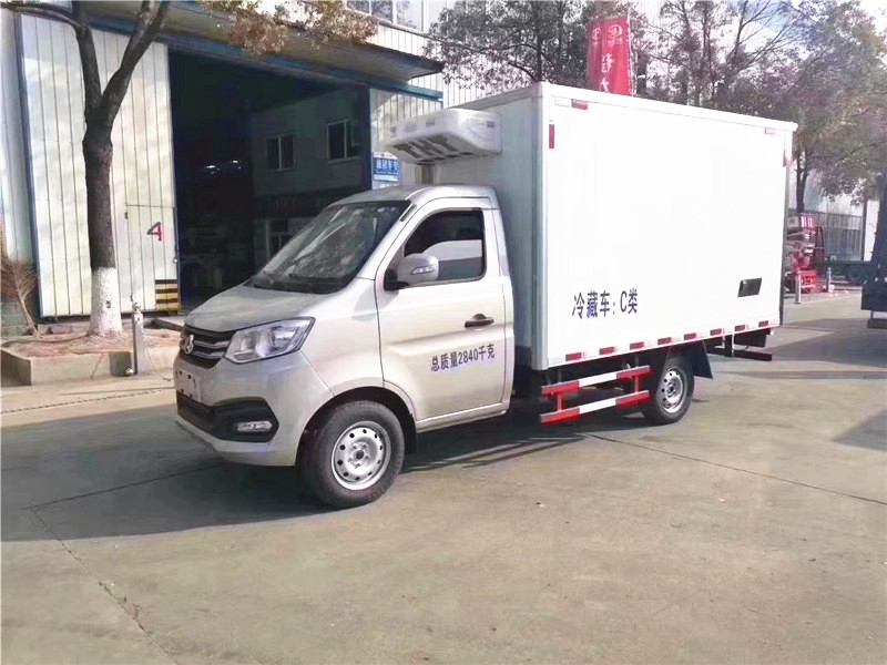 長(cháng)安跨越王3米冷藏車(chē)