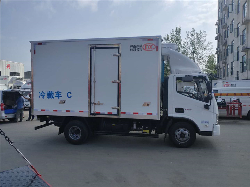 福田歐馬可S1寬體冷藏車(chē)圖片3