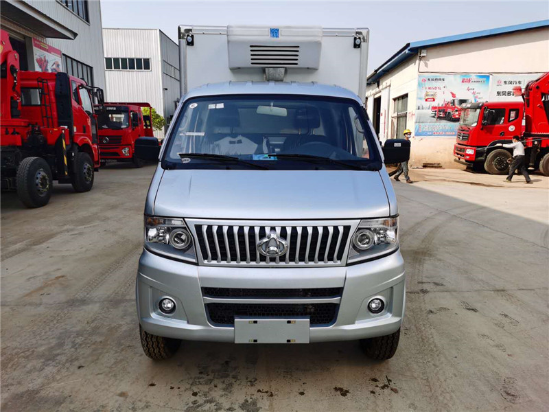 長(cháng)安神琪3.3米冷藏車(chē)