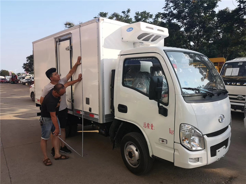 躍進(jìn)小福星3.26米冷藏車(chē)圖片2
