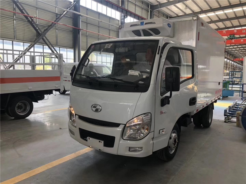 躍進(jìn)小福星3.26米冷藏車(chē)