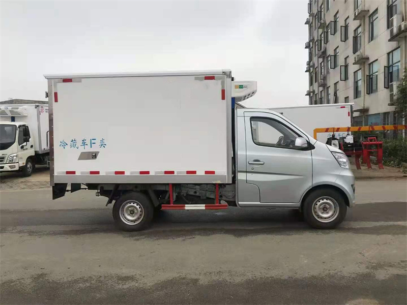 長(cháng)安2.68米單輪小型冷藏車(chē)圖片3