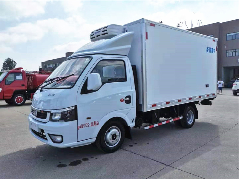 東風(fēng)途逸3.5米冷藏車(chē)