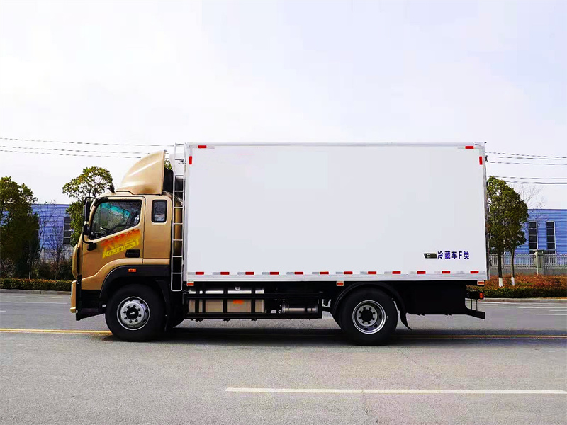 福田奧鈴大黃蜂5.3米冷藏車(chē)圖片4