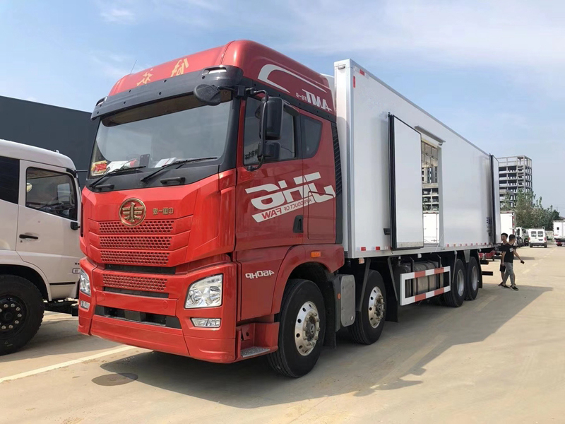 解放JH6前四后八冷藏車(chē)