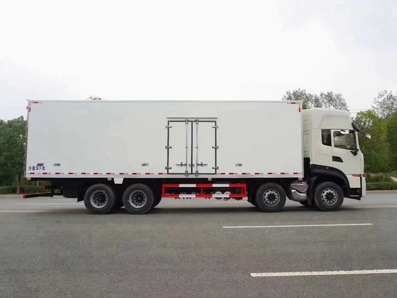 東風(fēng)天龍KL前四后八冷藏車(chē)圖片3