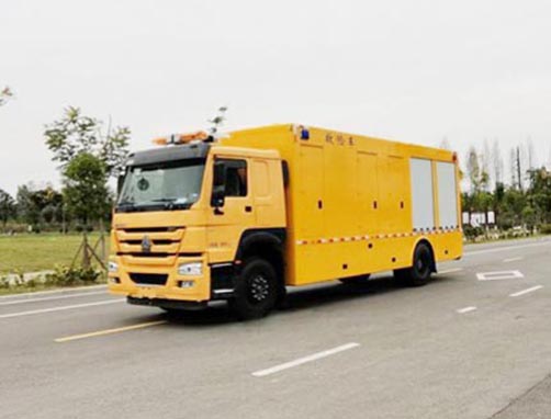 重汽豪沃排水搶險車(chē)工程救險車(chē)圖片2