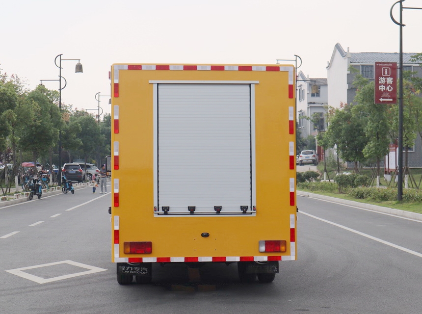 南京依維柯得意單排排水搶險車(chē)工程救險車(chē)圖片4