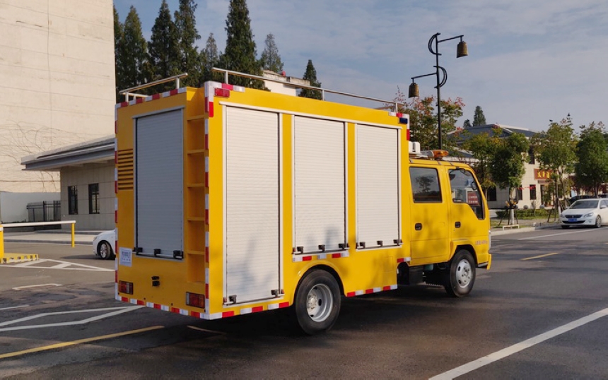 五十鈴雙排排水搶險車(chē)工程救險車(chē)圖片3