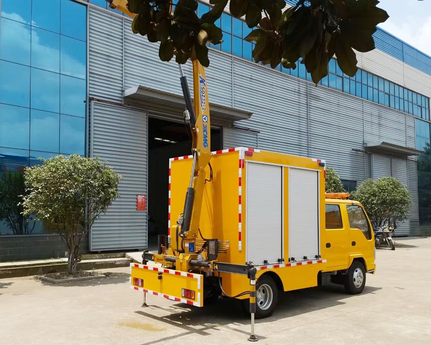 五十鈴雙排后置吊排水搶險車(chē)工程救險車(chē)圖片3