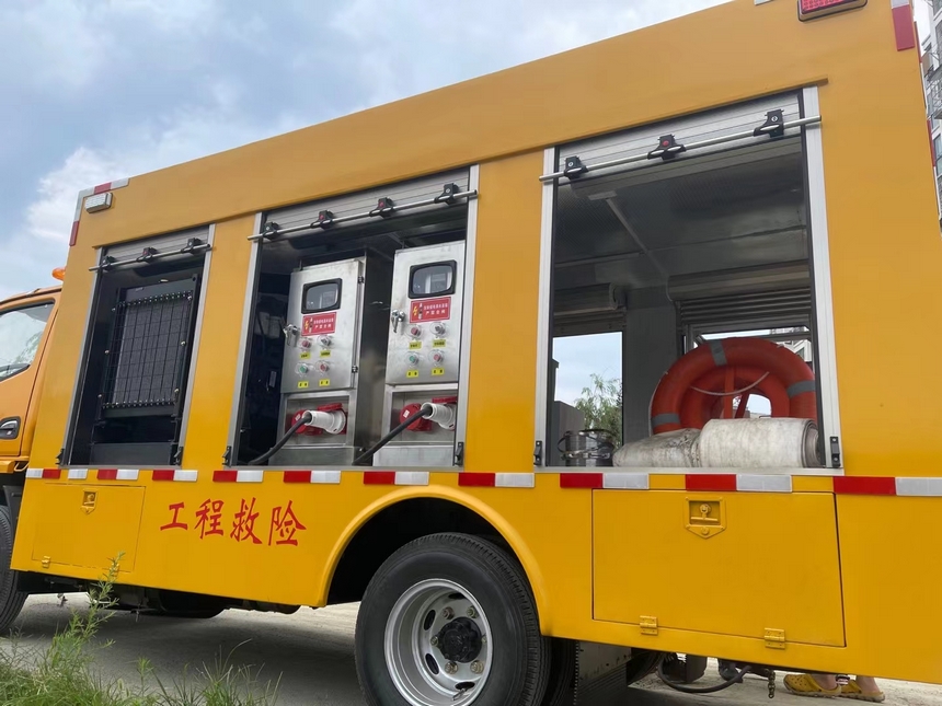東風(fēng)小多利卡單排排水搶險車(chē)工程救險車(chē)圖片5