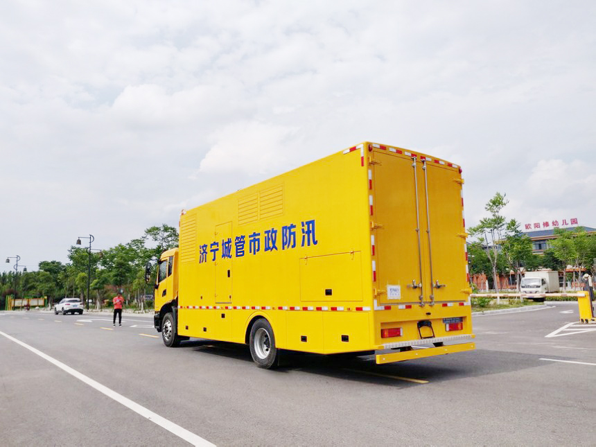東風(fēng)天錦排水搶險車(chē)工程救險車(chē)圖片3