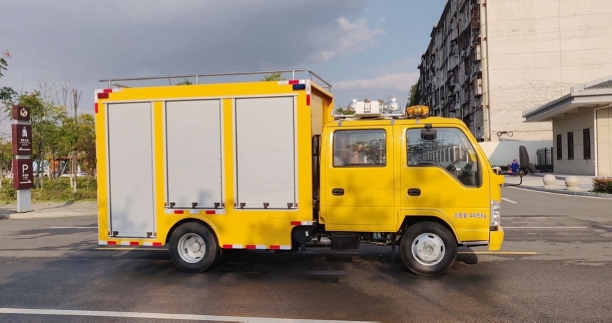 五十鈴雙排排水搶險車(chē)工程救險車(chē)圖片2
