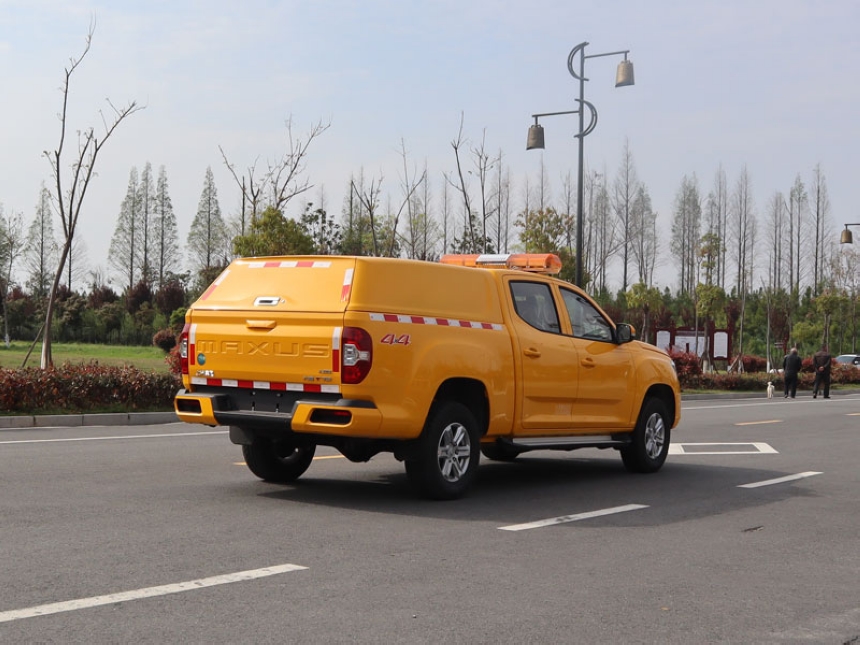 大通皮卡排水搶險車(chē)工程救險車(chē)圖片2