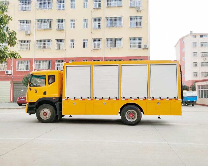 東風(fēng)多利卡D9排水搶險車(chē)工程救險車(chē)圖片2
