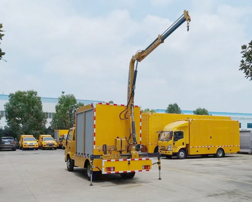 五十鈴雙排后置吊排水搶險車(chē)工程救險車(chē)圖片4