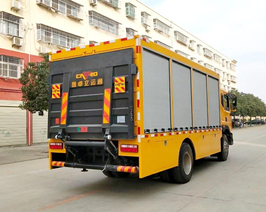 東風(fēng)多利卡D9排水搶險車(chē)工程救險車(chē)圖片4