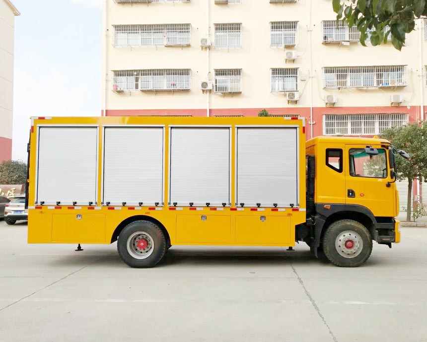 東風(fēng)多利卡D9排水搶險車(chē)工程救險車(chē)圖片3