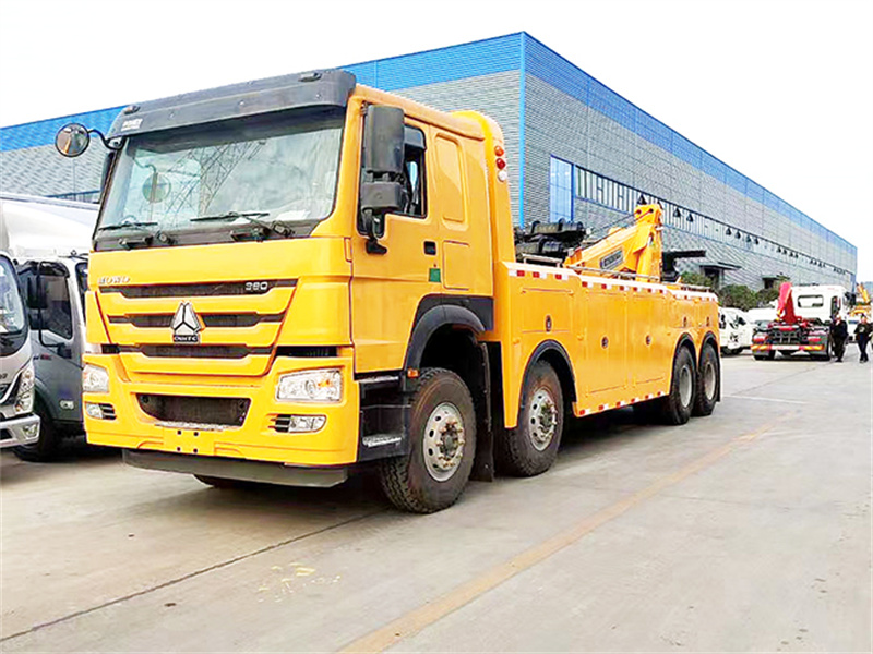 重汽豪沃前四后八拖吊聯(lián)體清障車(chē)