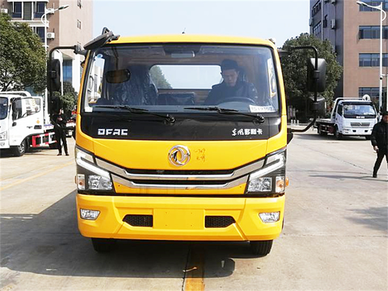 東風(fēng)多利卡黃牌清障車(chē)圖片2