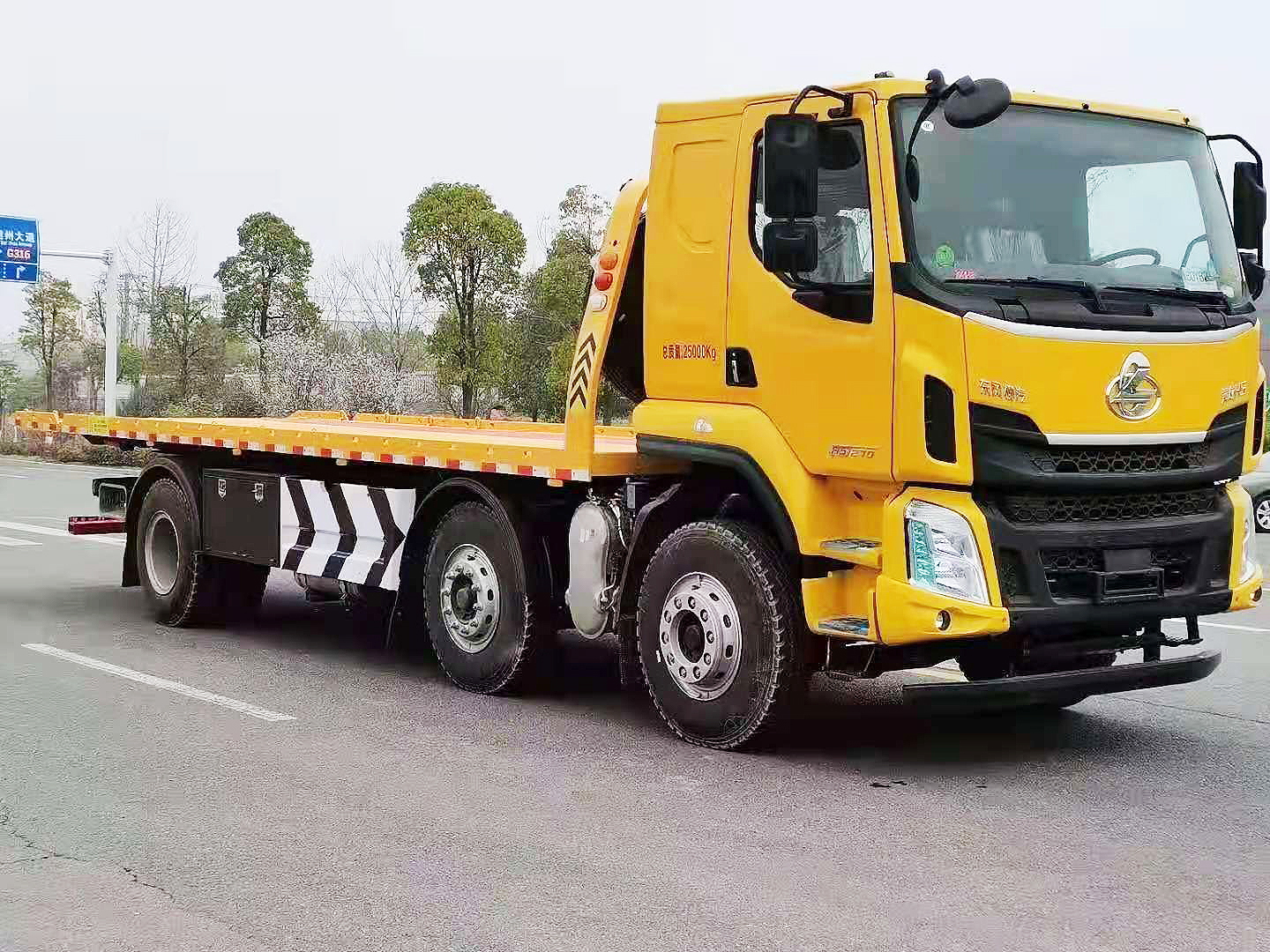柳汽乘龍小三軸一拖二清障車(chē)圖片3