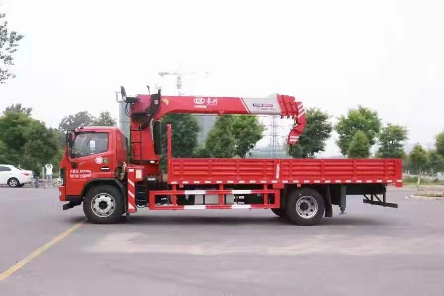 東風(fēng)多利卡D8單橋隨車(chē)吊圖片4
