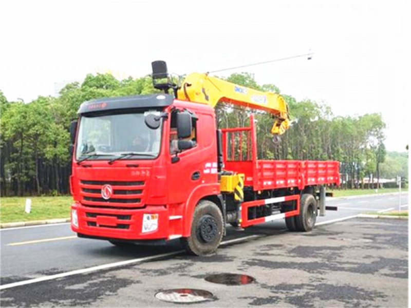 東風(fēng)錦程單橋隨車(chē)吊