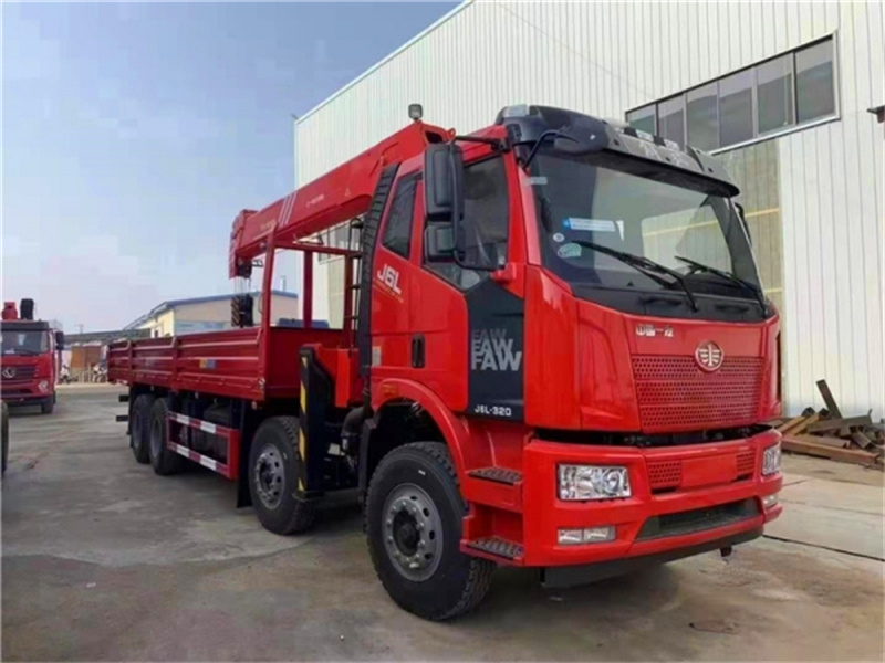 解放前四后八隨車(chē)吊新品上市圖片2