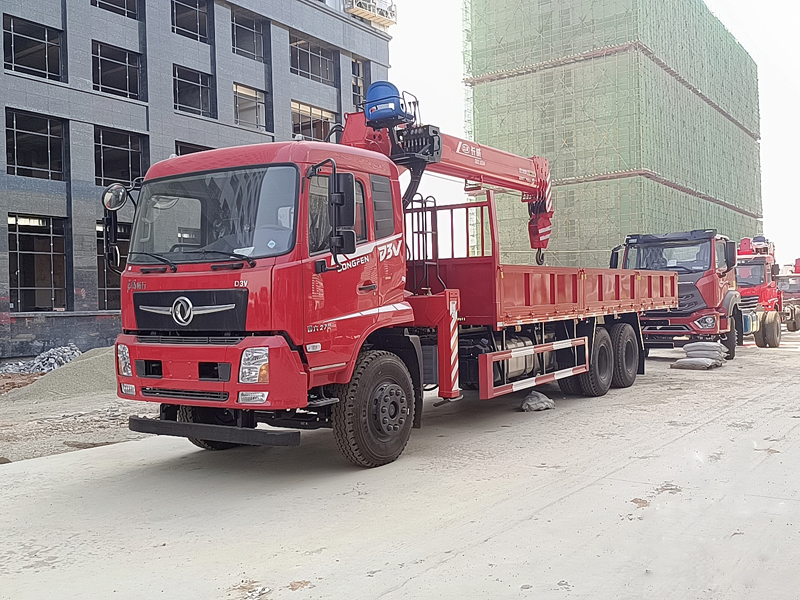 東風(fēng)暢行D3后八輪12噸隨車(chē)吊