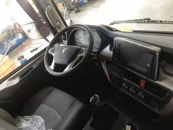 東風(fēng)華神DV5前四后八隨車(chē)吊全新上市圖片3