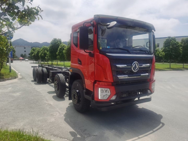 東風(fēng)T17前四后八隨車(chē)吊圖片2