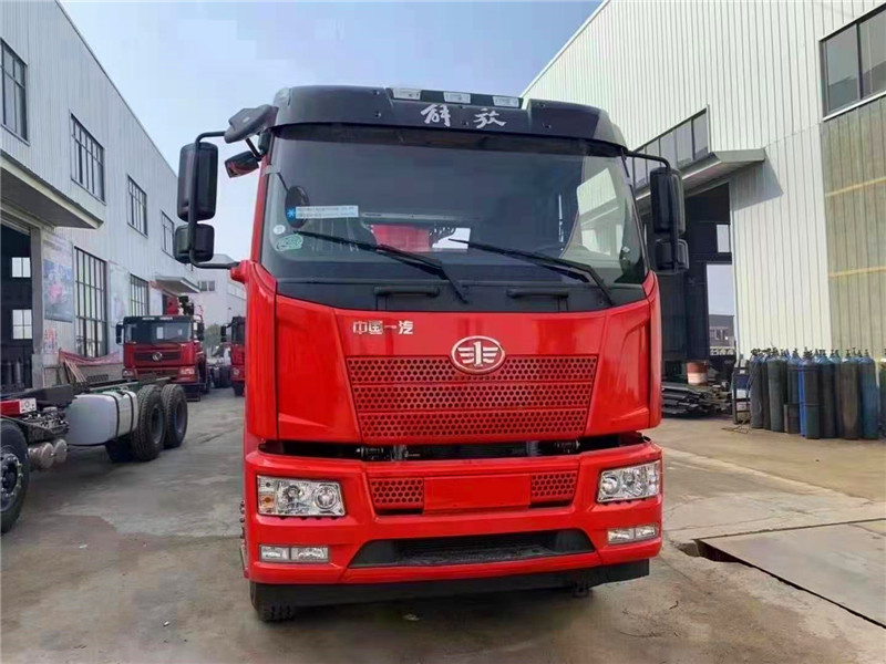 解放前四后八隨車(chē)吊新品上市圖片3