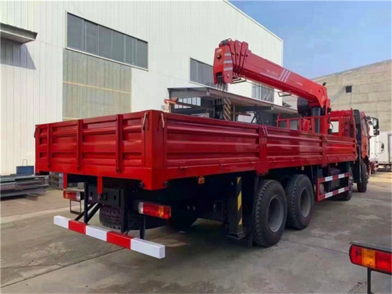 解放前四后八隨車(chē)吊新品上市圖片4