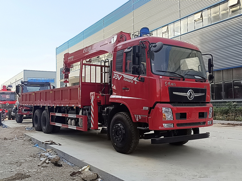 東風(fēng)暢行D3后八輪12噸隨車(chē)吊圖片4