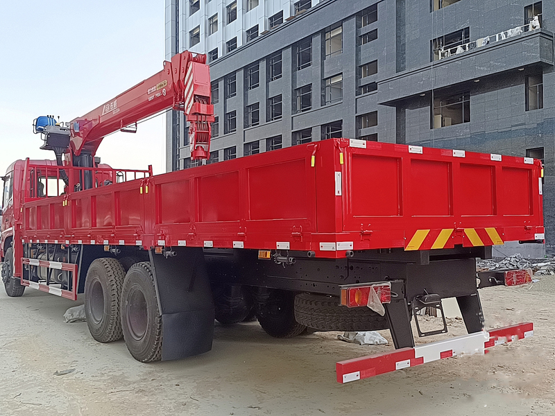 東風(fēng)暢行D3后八輪12噸隨車(chē)吊圖片5
